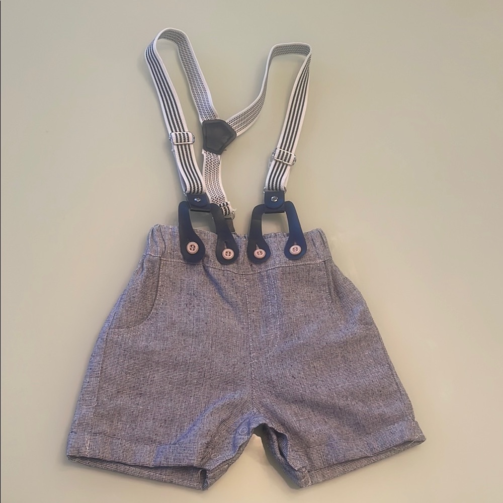 💚  3/$10   Blue toddler Shorts with Suspenders 12 months
